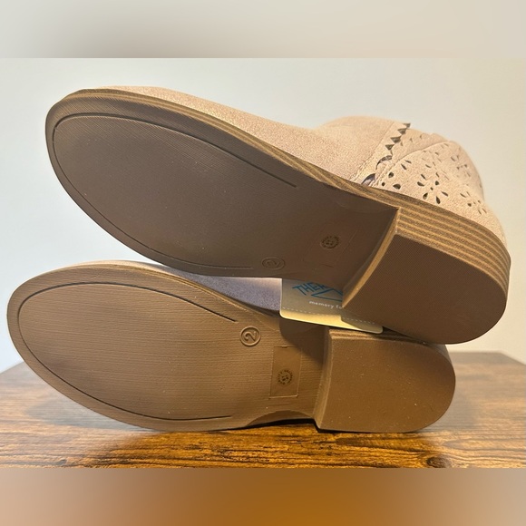 Thereabouts Girls Lil  Pima Taupe Shimmer Stacked Heel Booties NWT Various Si… - Picture 2 of 7